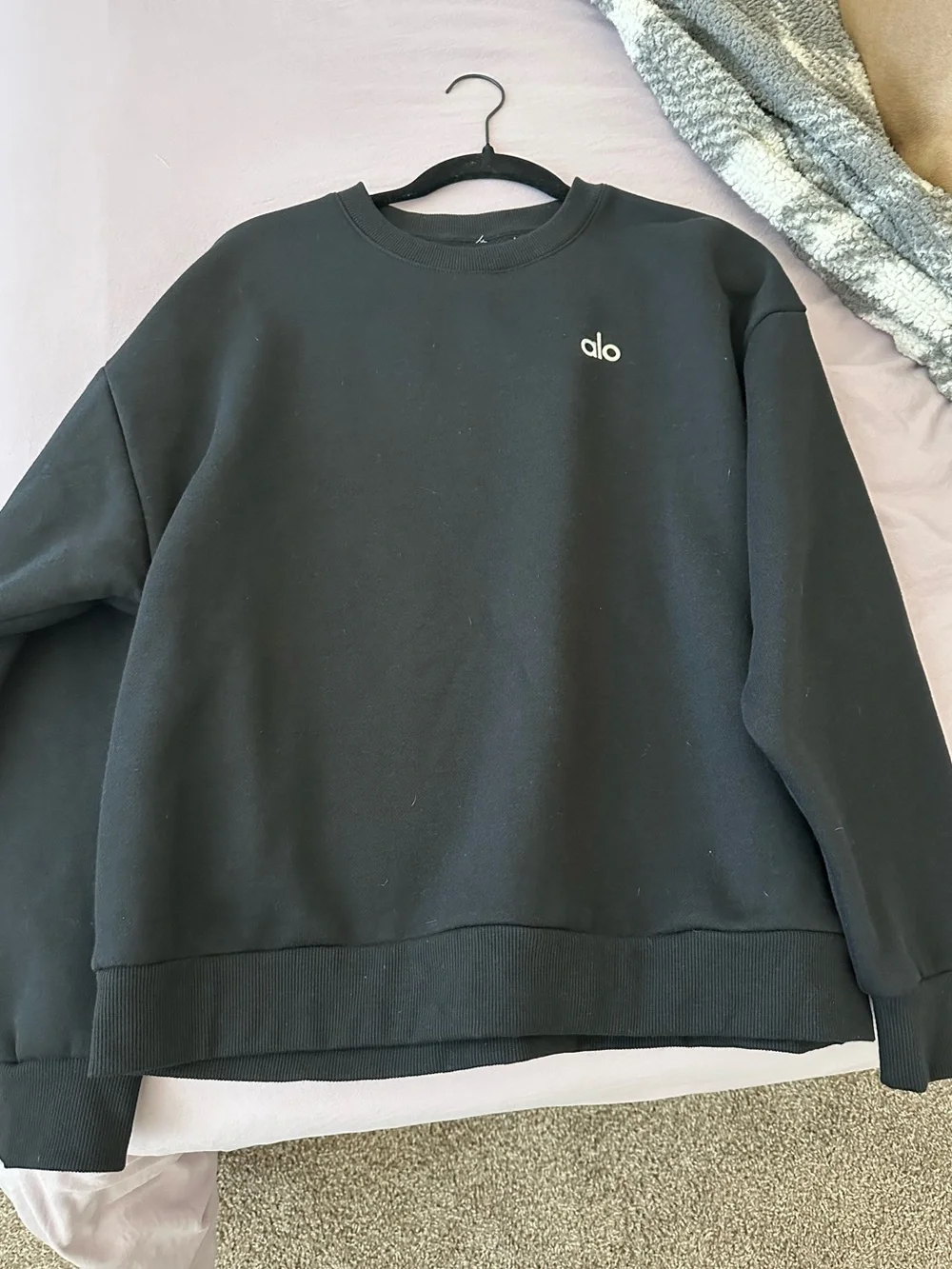 Alo Crewneck - Picture 1 of 4
